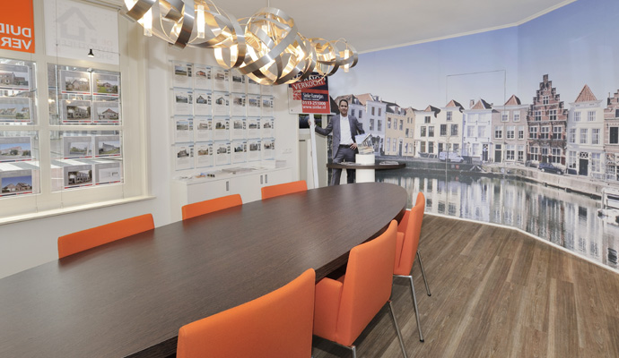 Agencia inmobiliaria con 3 oficinas